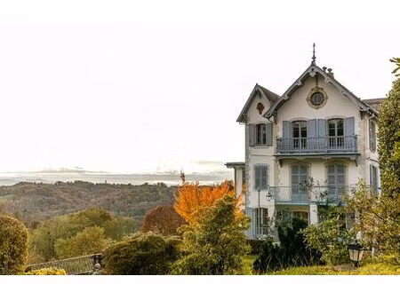 maison laroin m² t-7 à vendre  1 980 000 €