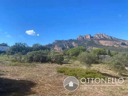vente terrain 703 m² à roquebrune-sur-argens (83520)  270 000 €