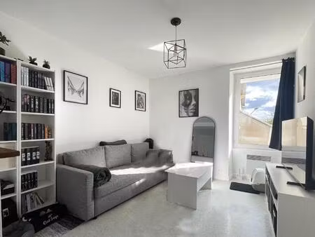 haute indre à seulement 8 minutes du centre de nantes – appartement t2 avec vue sur la loi