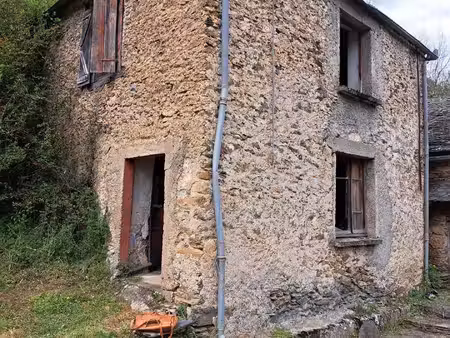 grange à rénover dans hameau de montagne.