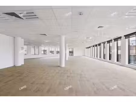location bureau bourg la reine 359 m²
