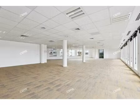 location bureau bourg la reine 374 m²