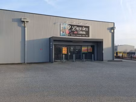 à louer local commercial 320 m² – 1 665 € |alençon