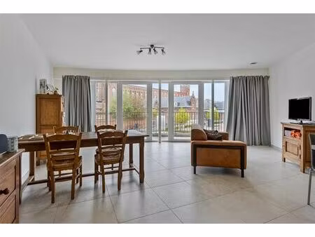 recent 1-slaapkamer appartement met groot terras