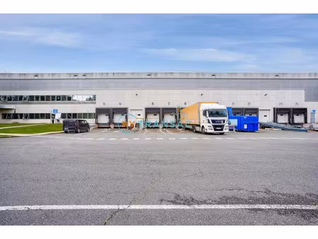 location local industriel 6903 m² à bussy-saint-georges (77600)