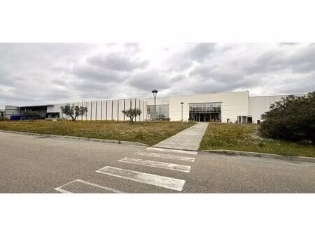 location commerce 10235 m² à châteaurenard (13160)