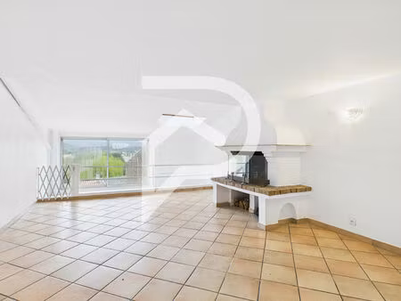 vente maison 6 pièces 197 m² pignans (83790)