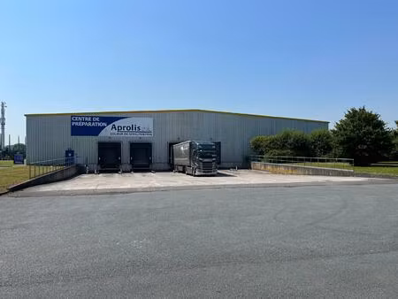 location local industriel 3150 m² à coquelles (62231)