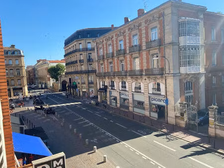 plateau / loft a amenager en dernier étage / carmes !