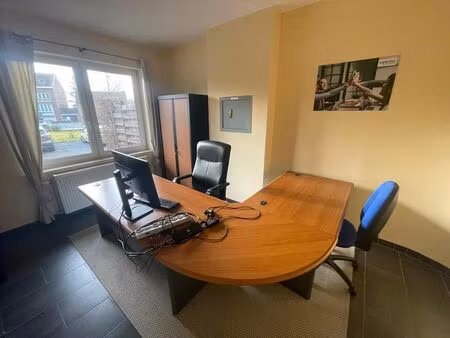bureau meublé avec place de parking
