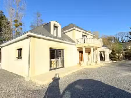 vente maison au genest-saint-isle (53940) : à vendre / 213m² le genest-saint-isle