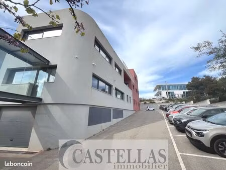 bureaux 1047 m² roquefort-la-bédoule