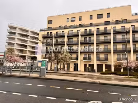 local commercial 187 m²