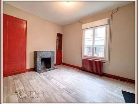 vente immeuble 8 pièces 145 m² à le lude (72800)  75 600 €
