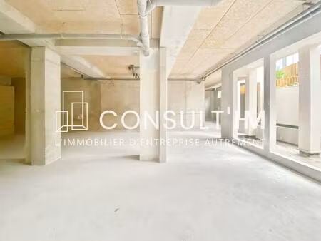 local neuf avec terrasse