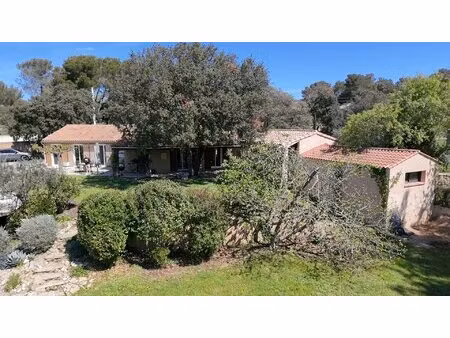 à vendre – pourrières (83910) – maison individuelle avec piscine et dépendance