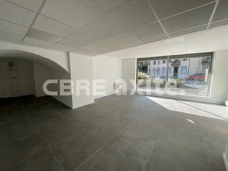 location bureau cluses 42 m²