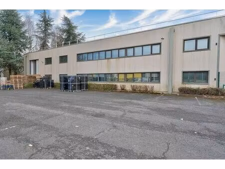 location local d'activités pontault combault 980 m²