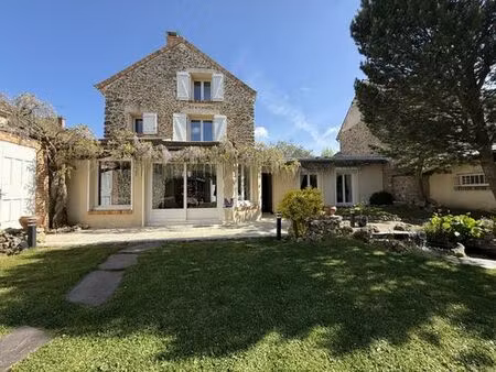maison de 8 pièces de luxe en vente à les alluets-le-roi  île-de-france