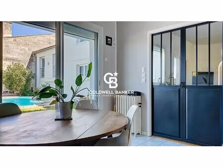 maison avec piscine en plein centre de saintes – rare sur le marché