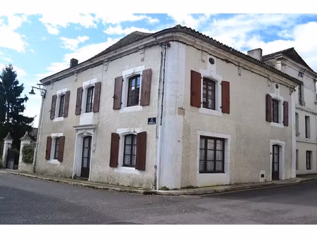 vente maison 8 pièces 217 m² à saint-severin (16390)  262 500 €