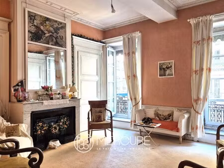 lyon 2° - ainay - appartement de trois pieces 65 98 m²