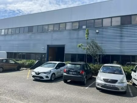 location local commercial