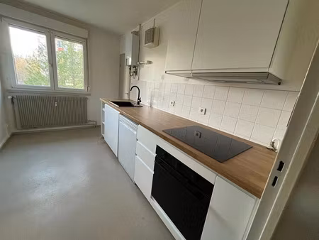 location appartement 4 pièces 93.81 m² à luxeuil-les-bains (70300)  525 €