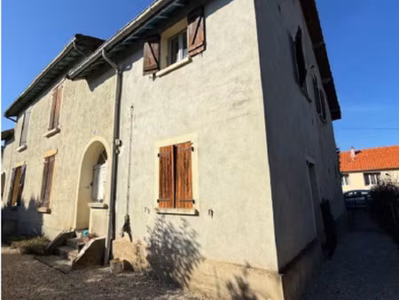 appartement de 80 m² avec cour et terrain