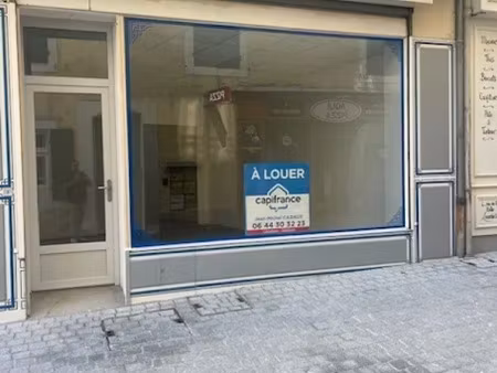 location locaux professionnels 65 m² à lourdes (65100)  950 €