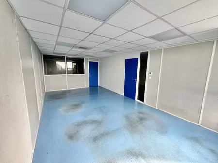 location locaux professionnels 169.7 m² à voiron (38500)  1 100 €