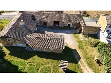 ancien corps de ferme  et ses dépendances