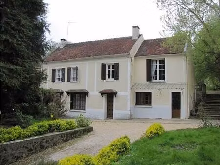 commune de saint cyr sur morin  au calme  6 5 km environ gare la ferté sous jouarre  maiso