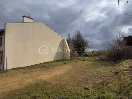 terrain de 766 m² à eix