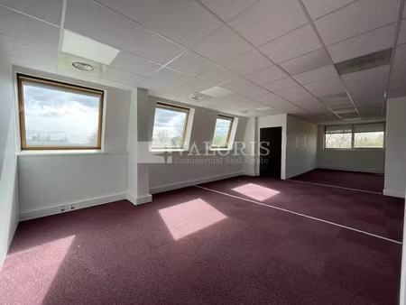 location bureau 500 m² à bron (69500)