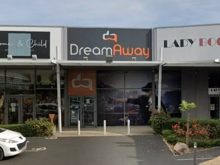 location commerce 223 m² à aubière (63170)