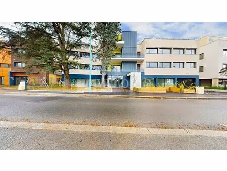 location bureau 857 m² à dardilly (69570)