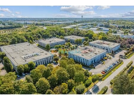 location local industriel à lisses (91090)