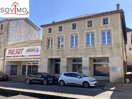 location locaux professionnels 397 m² à confolens (16500)  1 473 €