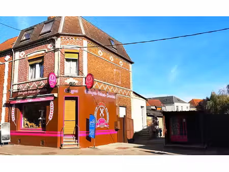 immeuble de rapport avec local commercial et duplex à aubig