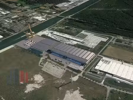 13.600 m² logistiek magazijn te huur