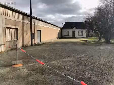 maison de caractère + hangar (1000m2)