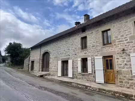 maison en pierre de 7 pièces principales