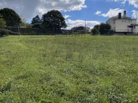 habas - proche du bourg- terrain hors lotissement