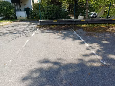 parking privatif - secteur av. maignon