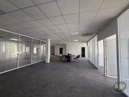 bureaux 191m² saint médard centre