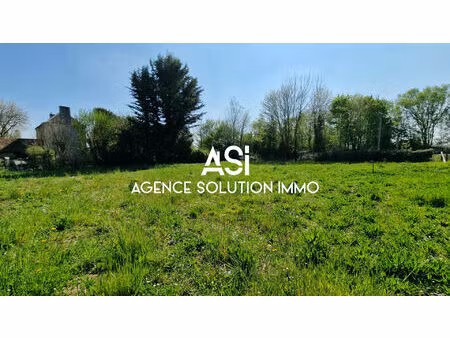 terrain constructible non viabilise mais en bordure plat et carre