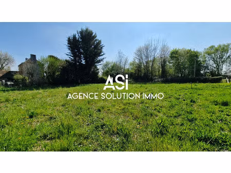 terrain constructible non viabilise mais en bordure plat et carre