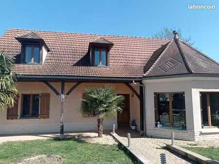 maison 8 pièces 186 m²