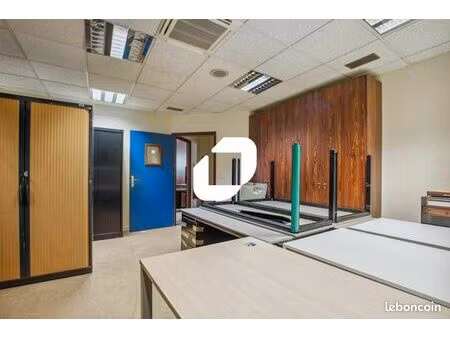 bureaux 250 m²